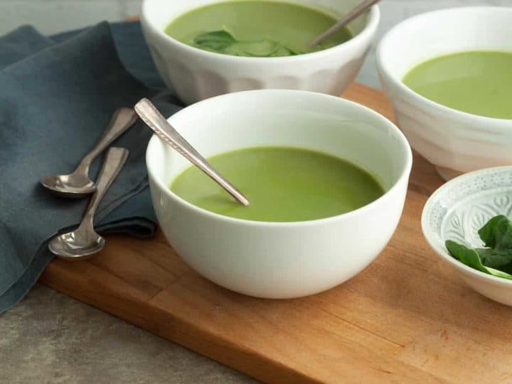 Broccoli Spinach Soup Recipe - This healthy and nourishing homemade broccoli spinach soup is packed with green vegetables. #broccoli #spinach #soup