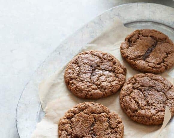 ginger cookie, molasses cookie, ginger molasses cookie, paleo cookie, gluten-free cookie, grain-free cookie