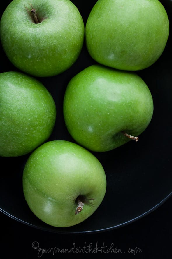 granny smith apples in bowl