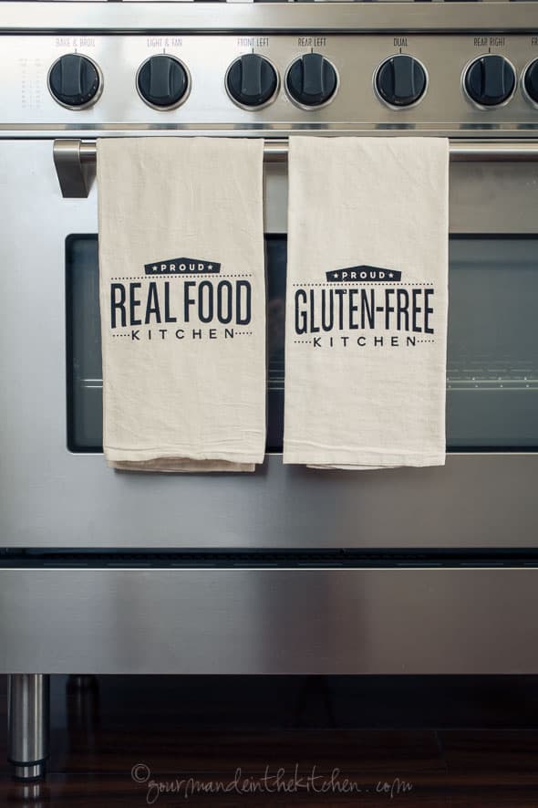 https://gourmandeinthekitchen.com/wp-content/uploads/2014/05/10-Ways-to-Use-a-Tea-Towel.jpg