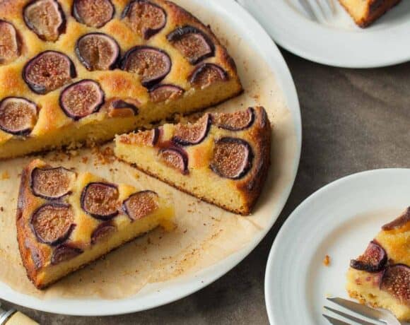 Fig Almond Olive Oil Cake (Gluten-Free, Paleo) - Olive oil brings a hint of fruitiness to this easy fig almond cake.