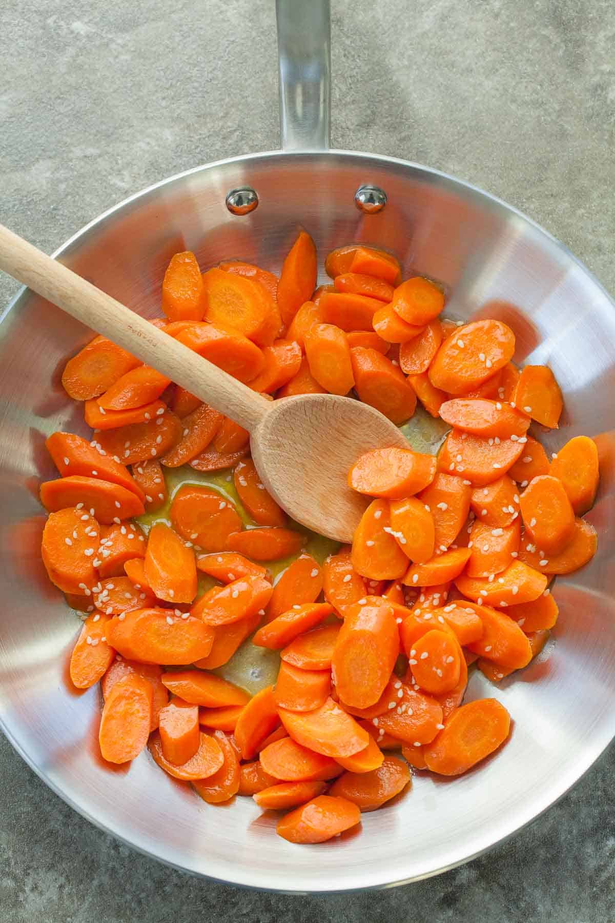 Glazed Ginger Carrots (Quick & Easy)