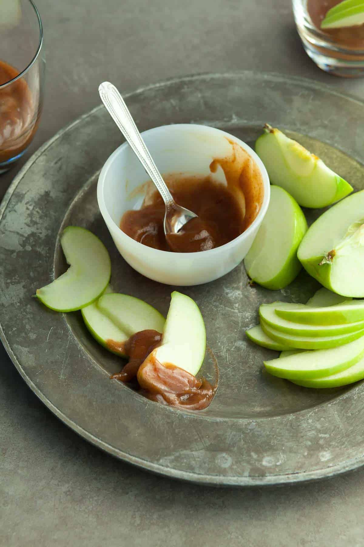 Healthy Apple Dip with Apple Slices