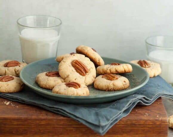 Maple Pecan Sandies (Gluten-Free)