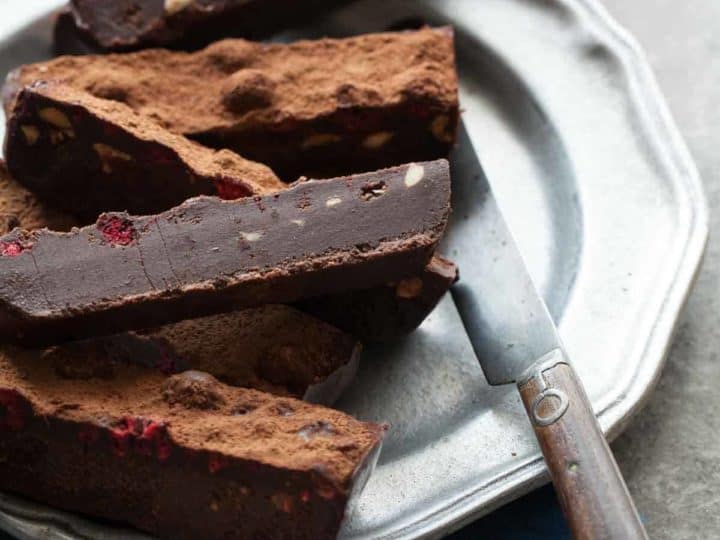 Prince William Squares. Chocolate biscuit cake as smaller cookie bars.