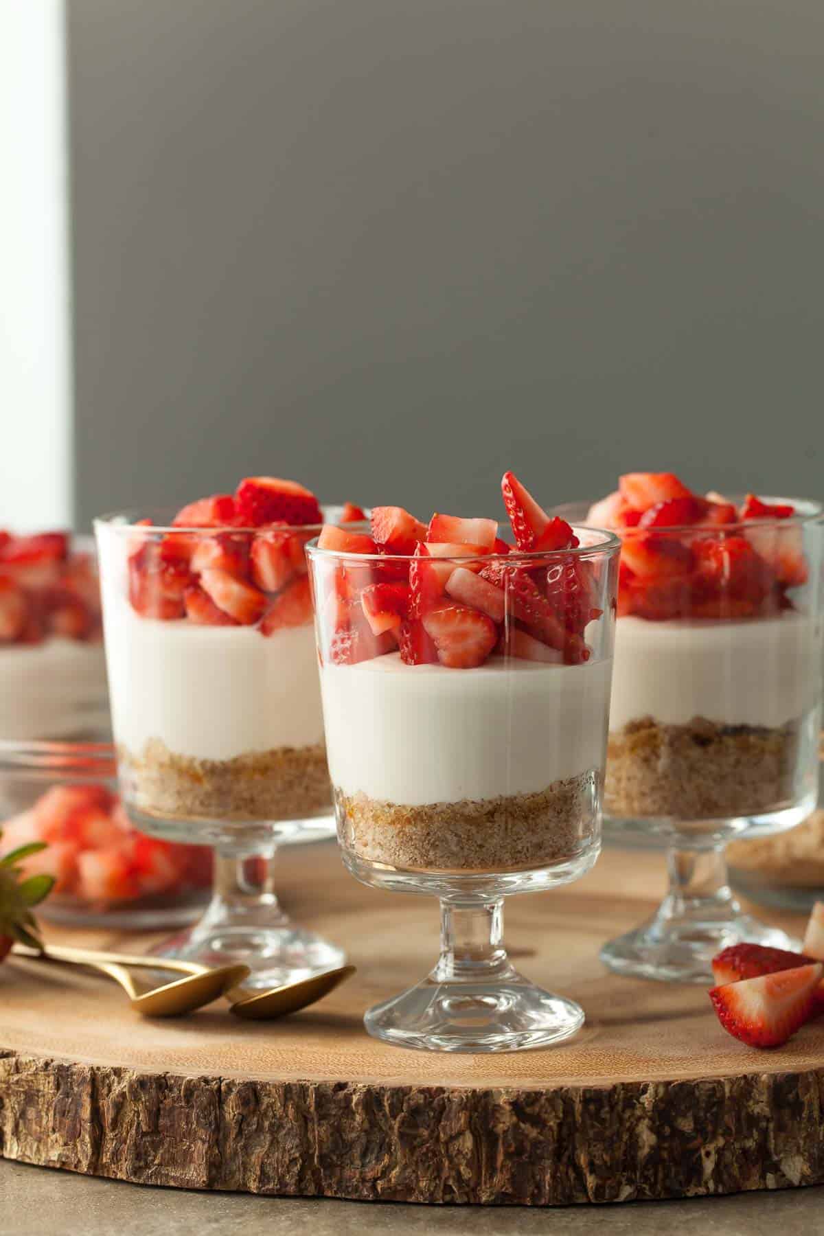 No-Bake Vegan Strawberry Cheesecake Parfaits