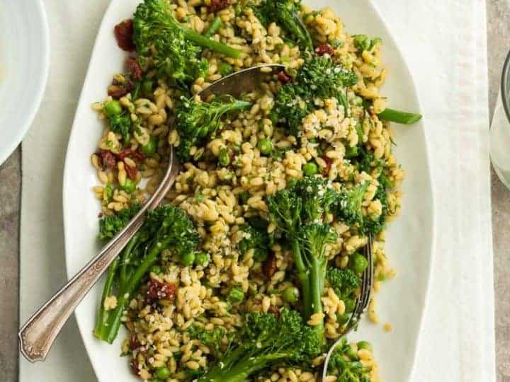 Gluten-Free Orzo (Risoni) Pasta Salad with Pesto and Sundried Tomatoes