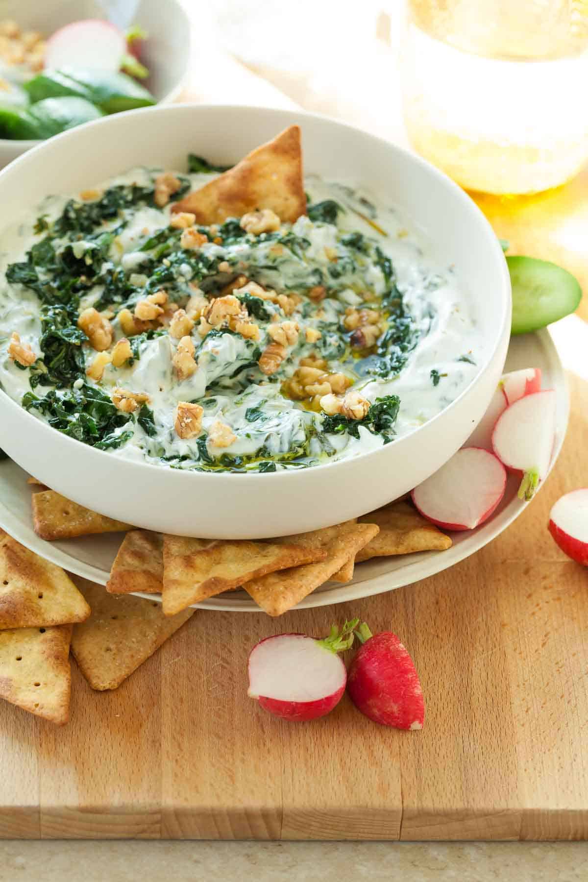 Spinach Yogurt Dip with Vegetables