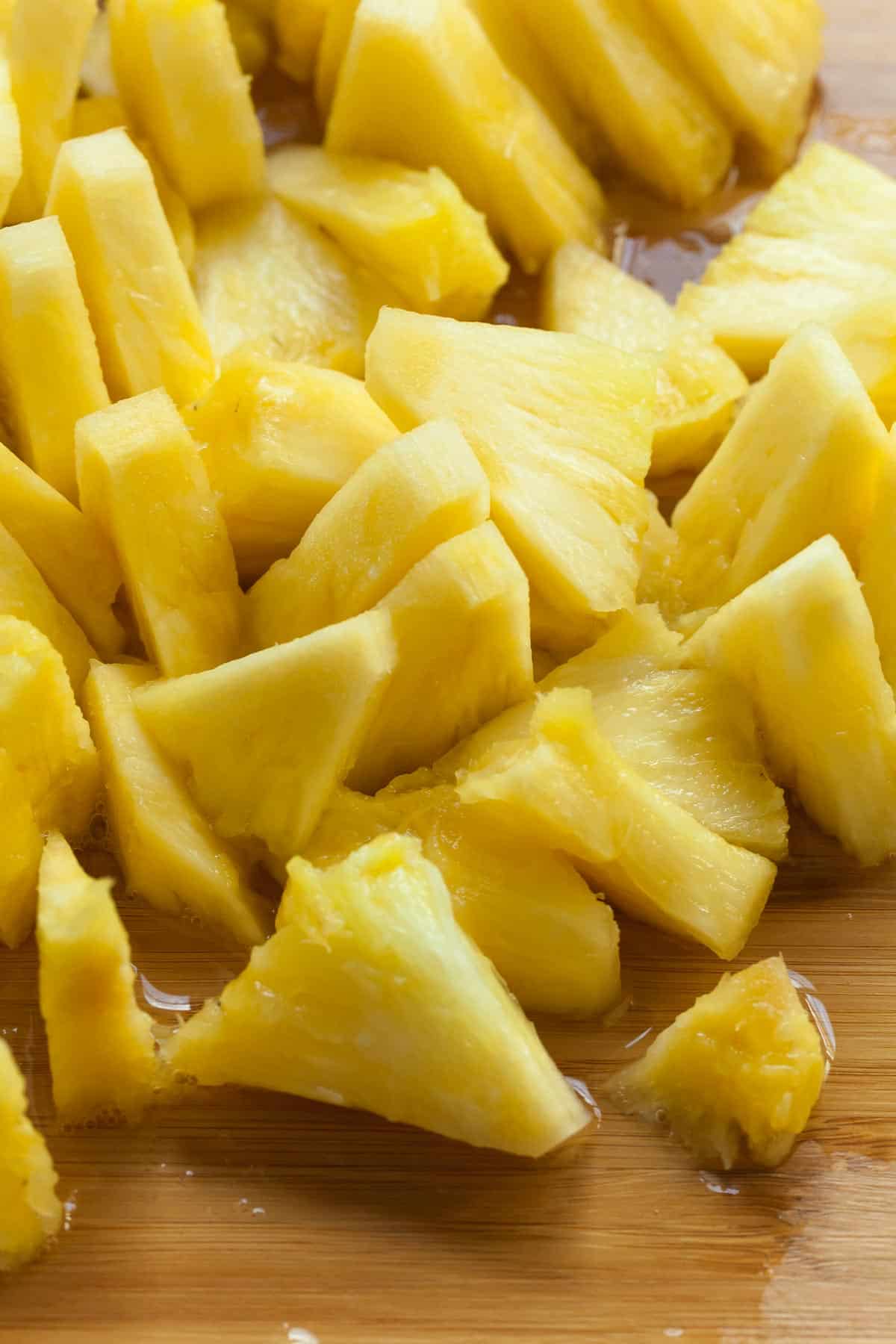 cut pineapple for pineapple mint juice